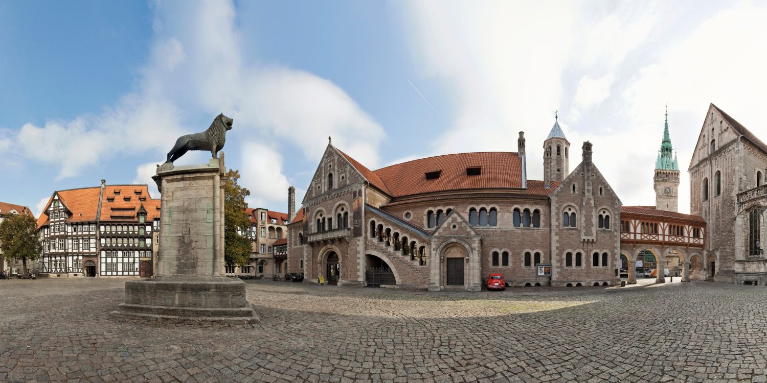 Slide Burgplatz Braunschweig Panorama